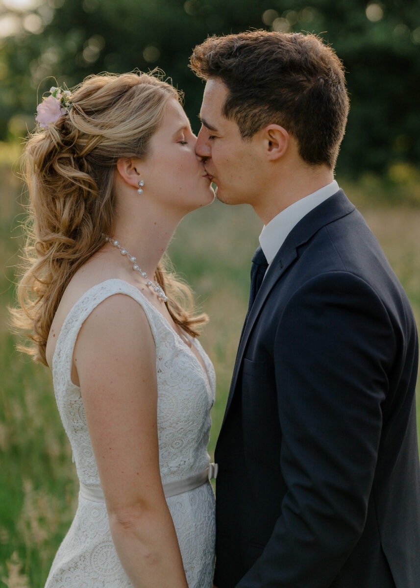 Meine Art der Hochzeitsfotografie 2 meine Art der Hochzeitsfotografie, Brautpaarshooting, Brautpaarfotos im Sonnenuntergang im Lür-Kropp Hof Oberneuland