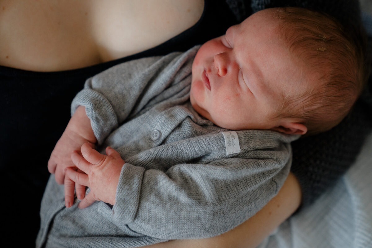 wochenbett familienfotograf bremen babyfotos neugeborenenfotos 21 Babyfotografie