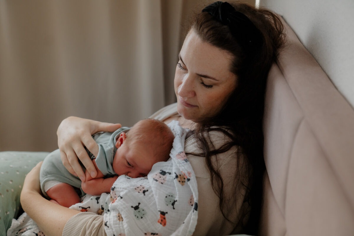 Was ist eine Wochenbettreportage? 4 wochenbett familienfotografie bremen babyfotos neugeborenenfotografie•60 Was ist eine Wochenbettreportage
